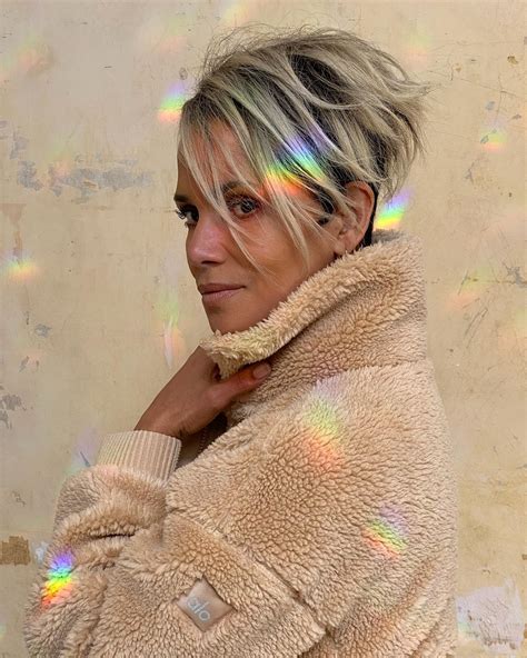 Halle Berry Swears By These 6 Beauty Products | Who What Wear