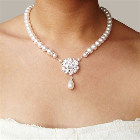 vintage pendant necklaces