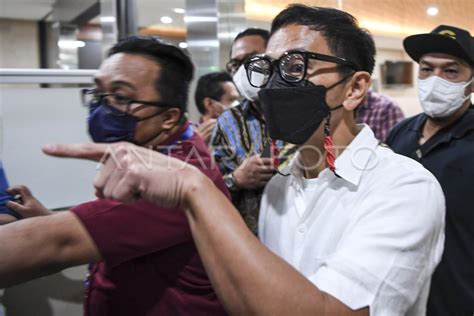 yosi project pop jalani pemeriksaan  bareskrim polri antara foto