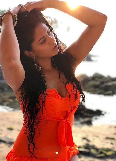 hot bikini   kavita kaushik actress  fir tv show