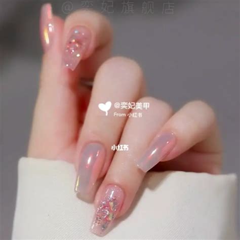 Nails that look like they’re applied with lip gloss are trending at the ...