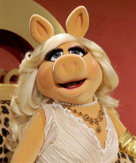 10 Unforgettable Beauty Lessons from Miss Piggy in 2025 | Miss piggy