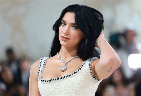 Dua Lipa Looks So Dewy in a Rare Makeup-Free Selfie