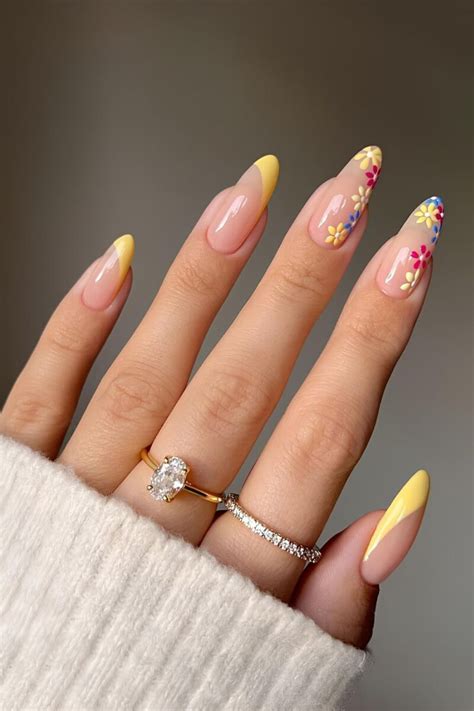 36 Yellow Nail Designs That’ll Brighten Up Your 2025 Mani Game