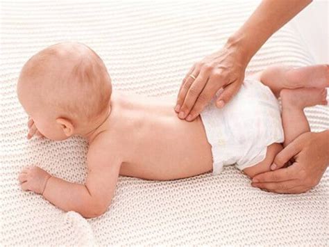Bebe Com Intestino Preguiçoso - Bebê com intestino preguiçoso: o que fazer? | Nestlé FamilyNes