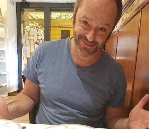 fact      gil bellows