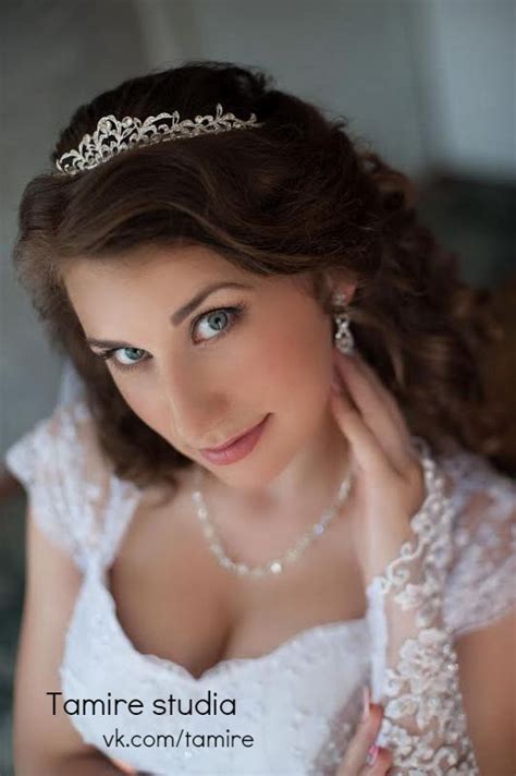 МАКИЯЖ И ПРИЧЕСКА ДЛЯ НЕВЕСТЫ СВАДЕБНЫЙ ОБРАЗ | Fashion, Crown jewelry ...