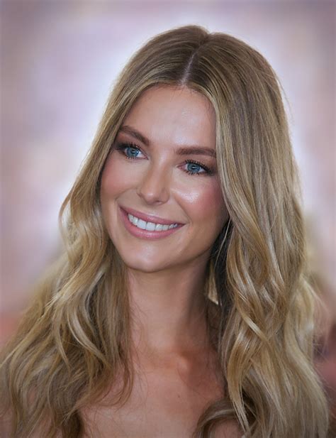 jennifer hawkins  universe