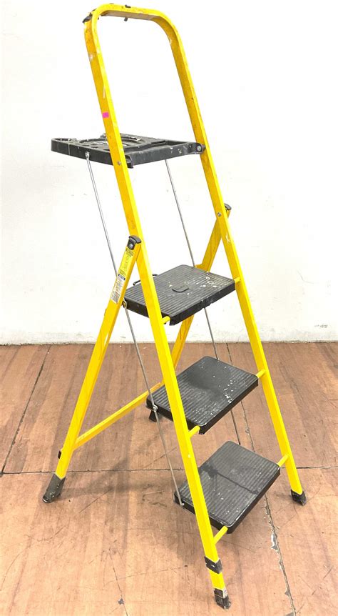 lot tricam painters step ladder