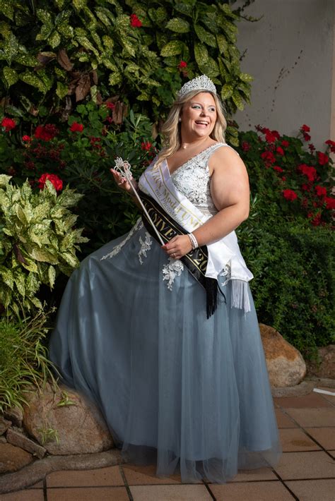 TOP CURVY UNIVERSE - TOP CURVY UNIVERSE