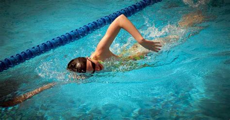 plivanje trosi kalorije osvezava  cuva vase zdravlje minut za mene