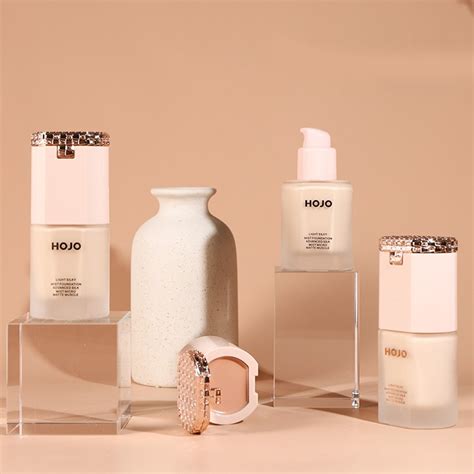 Основа тональная для лица `HOJO` MAKE-UP 2 в 1 тон 01 купить в интернет ...