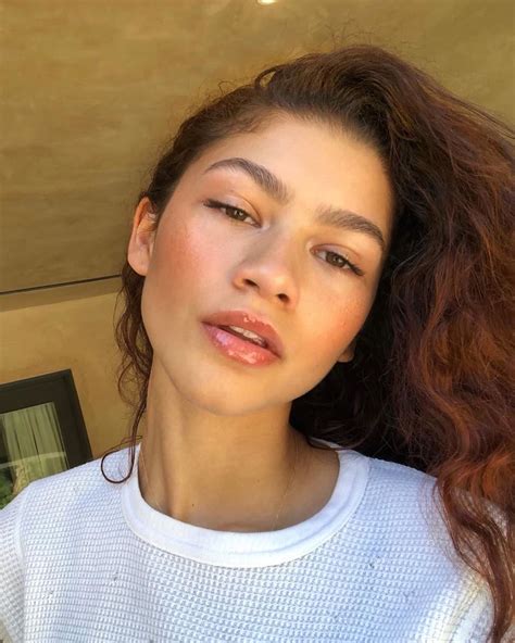 Most Beautiful Women Without Makeup