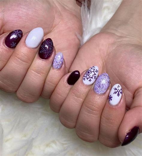 10 Pretty Snowflake Nail Art Designs You Must Love | Style VP