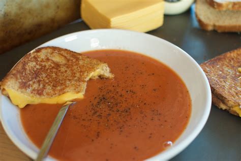 Grilled Cheese & Tomato Soup - Sweetpea Lifestyle