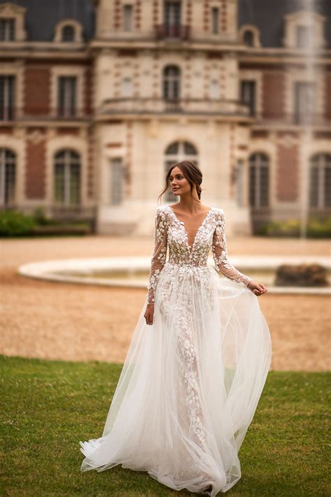Spring Wedding Attire For Women