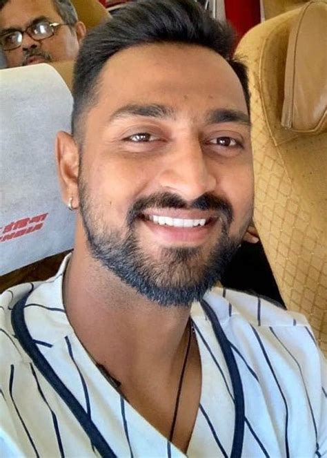 krunal pandya height weight age spouse family facts biography