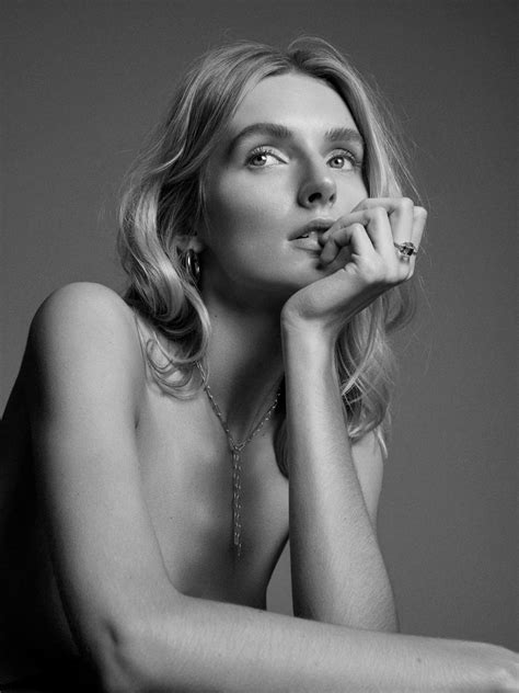 Eva Staudinger – Naked Model Photoshoot by Max Liebenstein