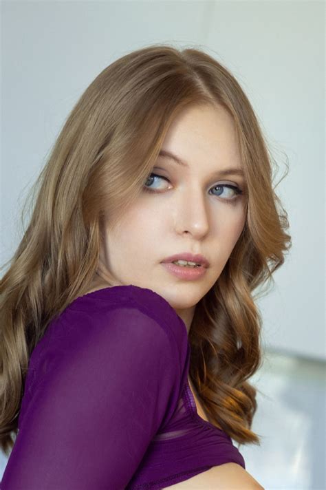 Sonya Elf Sensual Connection Erotic HD UHD Photo