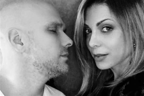 Sheila Mello anuncia fim do casamento com o ex-nadador Fernando Scherer