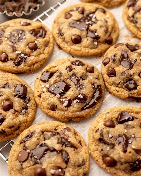 Vegan Chocolate Chip Cookies - Rainbow Nourishments