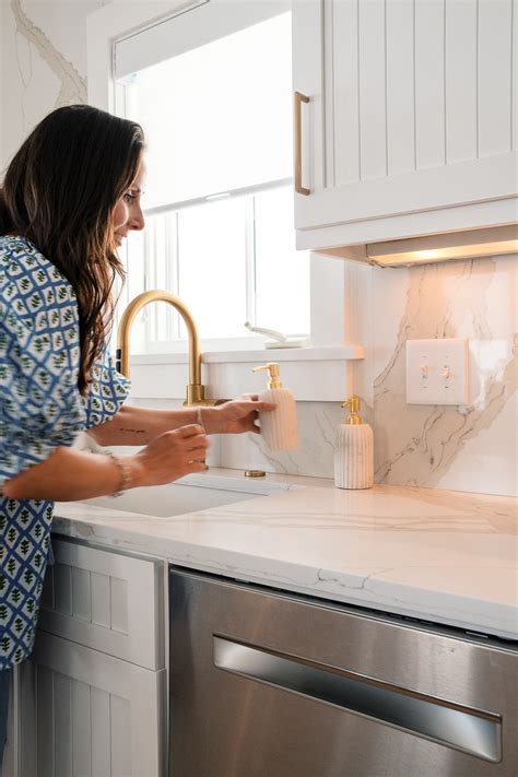 Why professional organizers always recommend these costco hangers 5