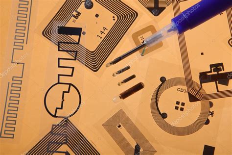 rfid implantation syringe  rfid tags stock photo  candreynikolajew