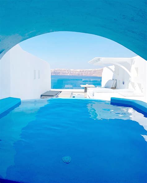 Cave Pool suite in Santorini | Astarte Suites