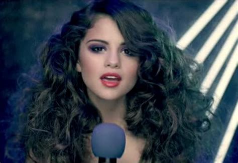 Selena Gomez - Love You Like A Love Song ~ lirik yg aku suke