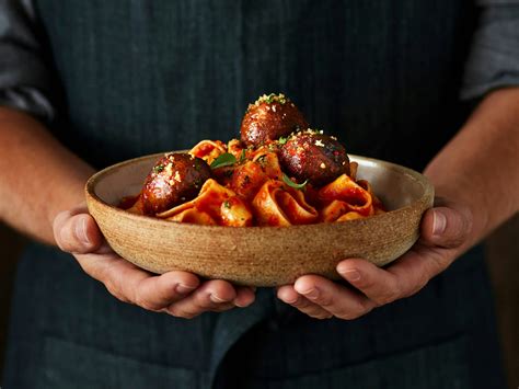 mission-barns-cultivated-pork-fat-lab-grown-meat-novel-bioreactors-1 - Green Queen