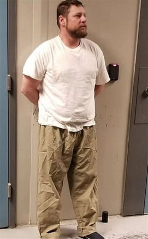 Military vet faked own death on abandoned boat before cops got him for