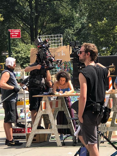 Ilana Glazer Filming Broad City in Flatiron Today : r/nyc