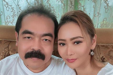 suami inul daratista disebut selingkuh adam suseno modalnya
