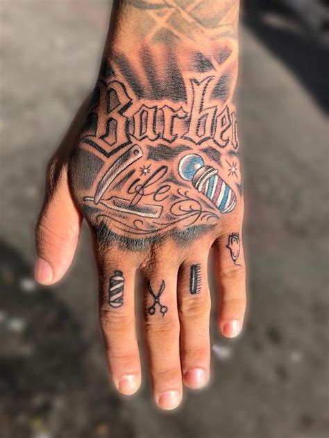 Tatuagem De Barbeiro Na Mao