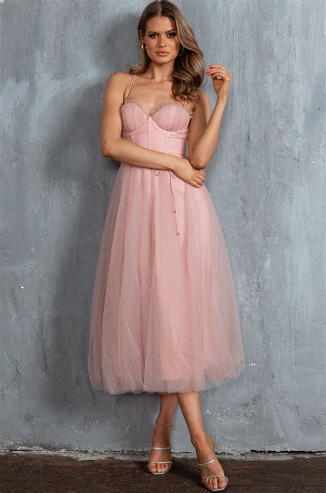 Shop the Smitten Sweetheart Neckline Chiffon Midi Dress Blush | Selfie
