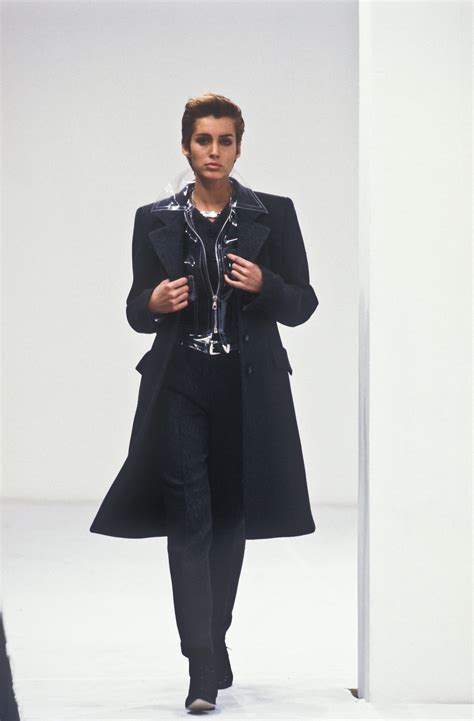 Julie Anderson photo gallery - page #2 | ThePlace