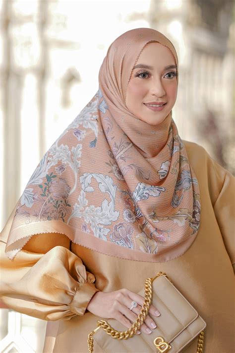 The Royale Satin Shawl - Papaya – Buttonscarves Malaysia