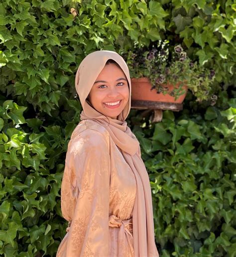 fabiha  awarded   fellowship andrews lab