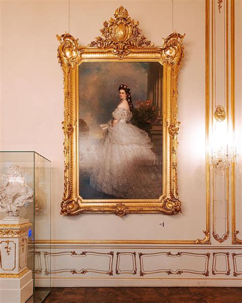 sisis  portrait fonts