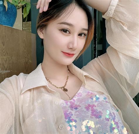 Just over 28 years old, a goddess-level lady, Li Yujia, a good-looking