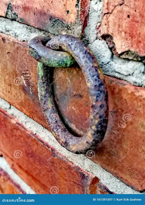how to clean a rusty ring