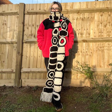 Beth Williams - Yarns, Living Textiles, Knitwear and Fashion