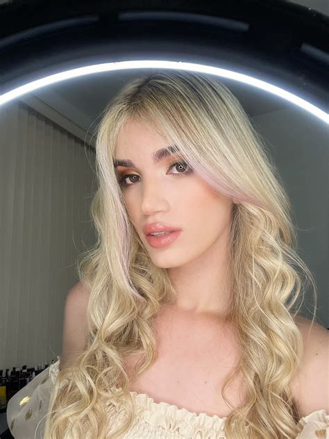 TW Pornstars - Valentina | Top 1.3% OF. Twitter. hi babes! am i