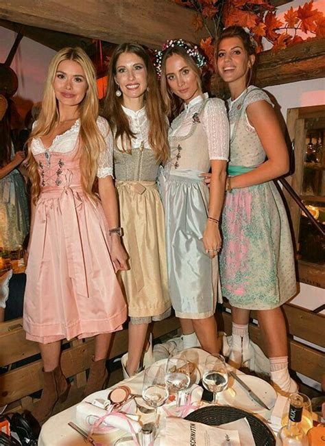 Classy Women, Octoberfest Girls, Oktoberfest Outfits, Dirndl Outfit ...