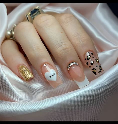 30 Stunning Accent Nail Ideas To Copy ASAP