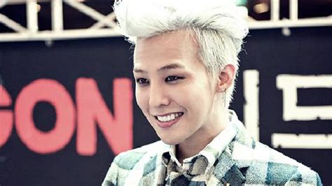 foto  bintang dunia pakai merek milik  dragon