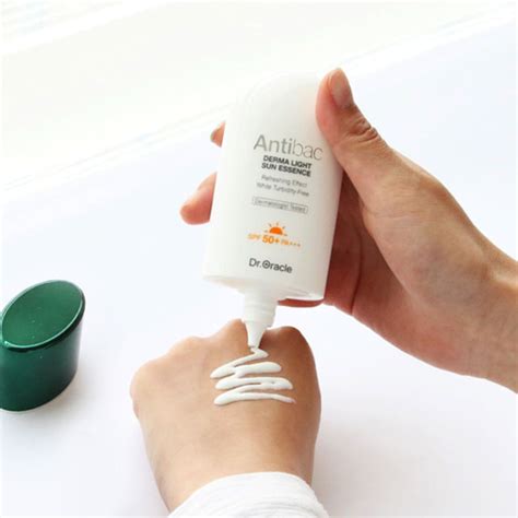 Antibac Derma Light Sun Essence SPF50+ PA+++ 60ml