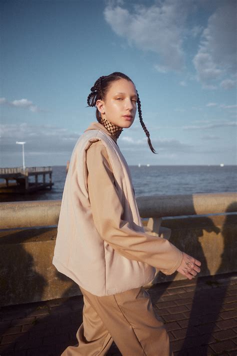 Editorial :: Behance