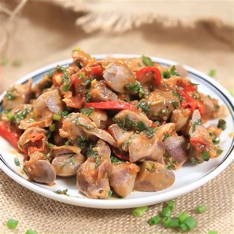 2 cách làm mề gà xào cay và mề gà xào cà chua thơm ngon cho bữa cơm