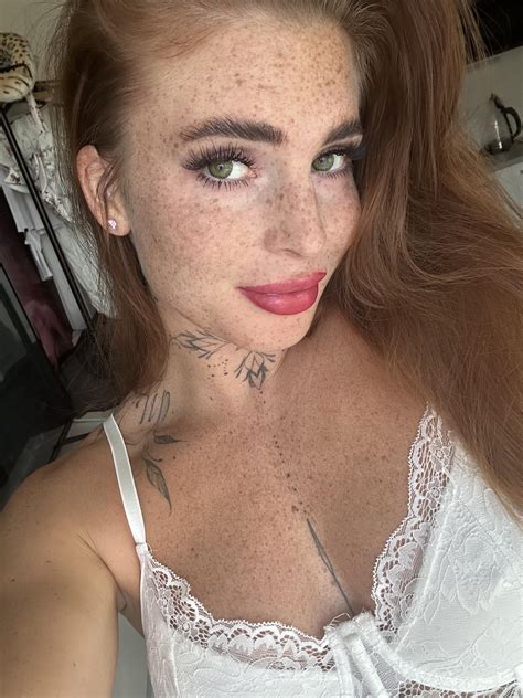 We catch eyes like this. What do you say next? : r/FreckledGirls